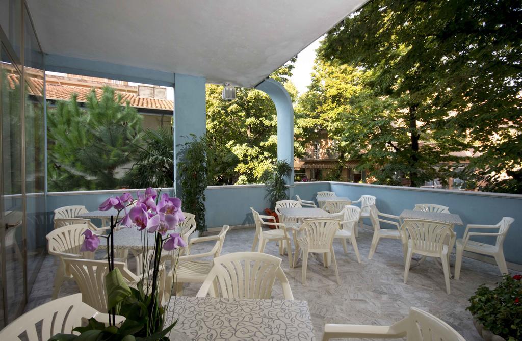 Hotel Veliero リミニ エクステリア 写真