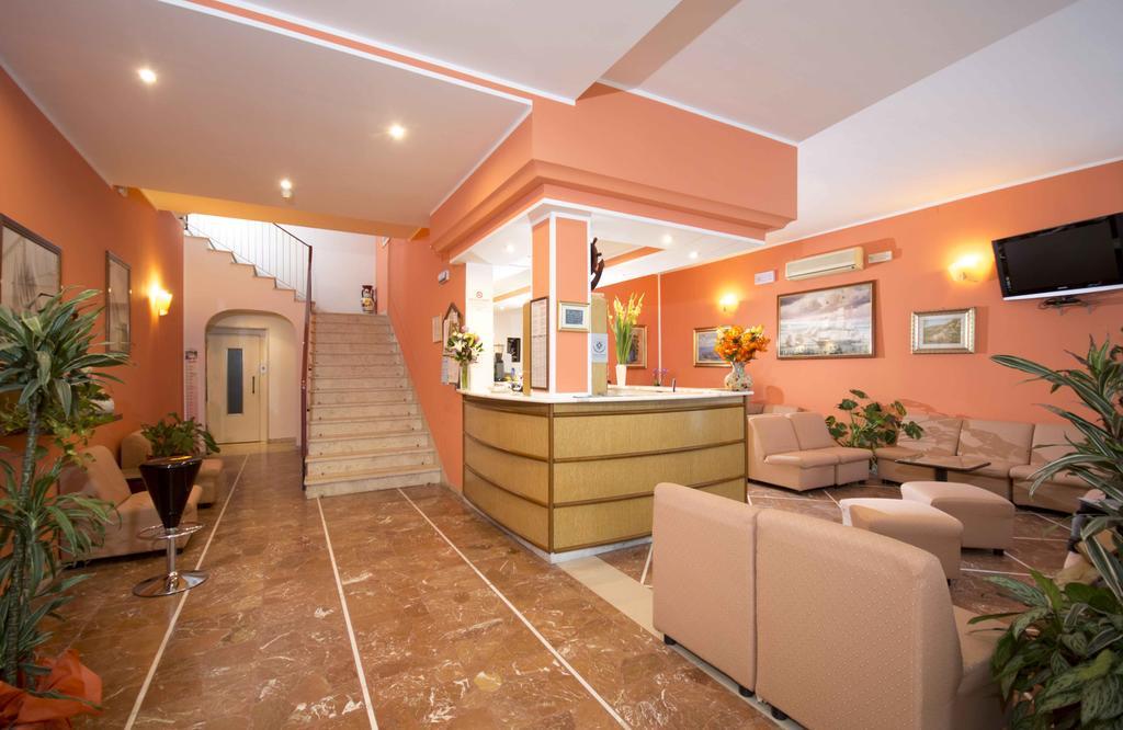 Hotel Veliero リミニ エクステリア 写真