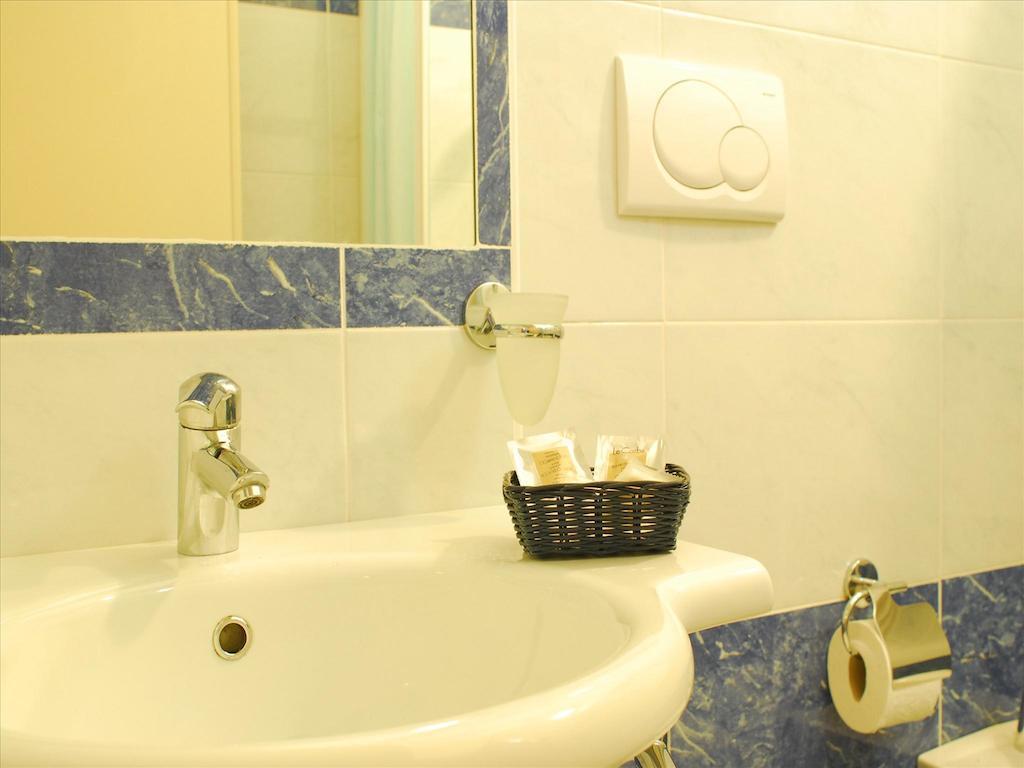 Hotel Veliero リミニ 部屋 写真