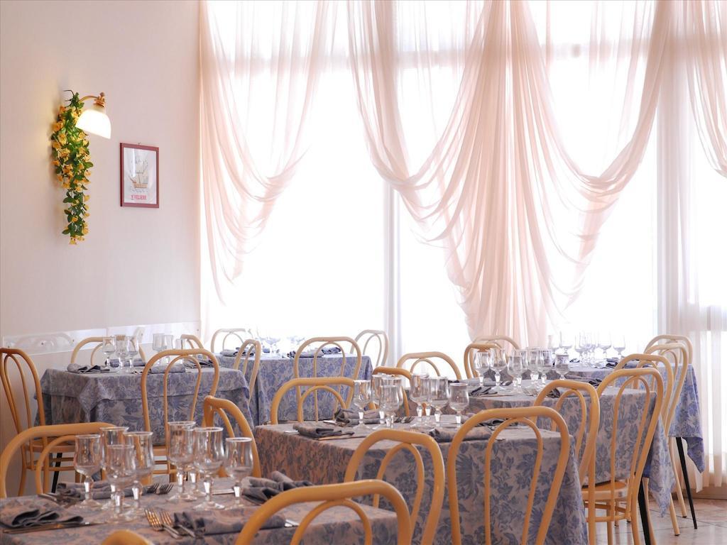 Hotel Veliero リミニ エクステリア 写真