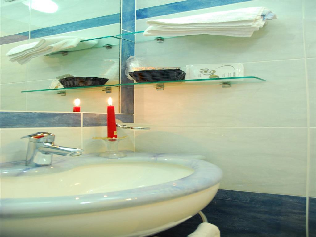 Hotel Veliero リミニ エクステリア 写真