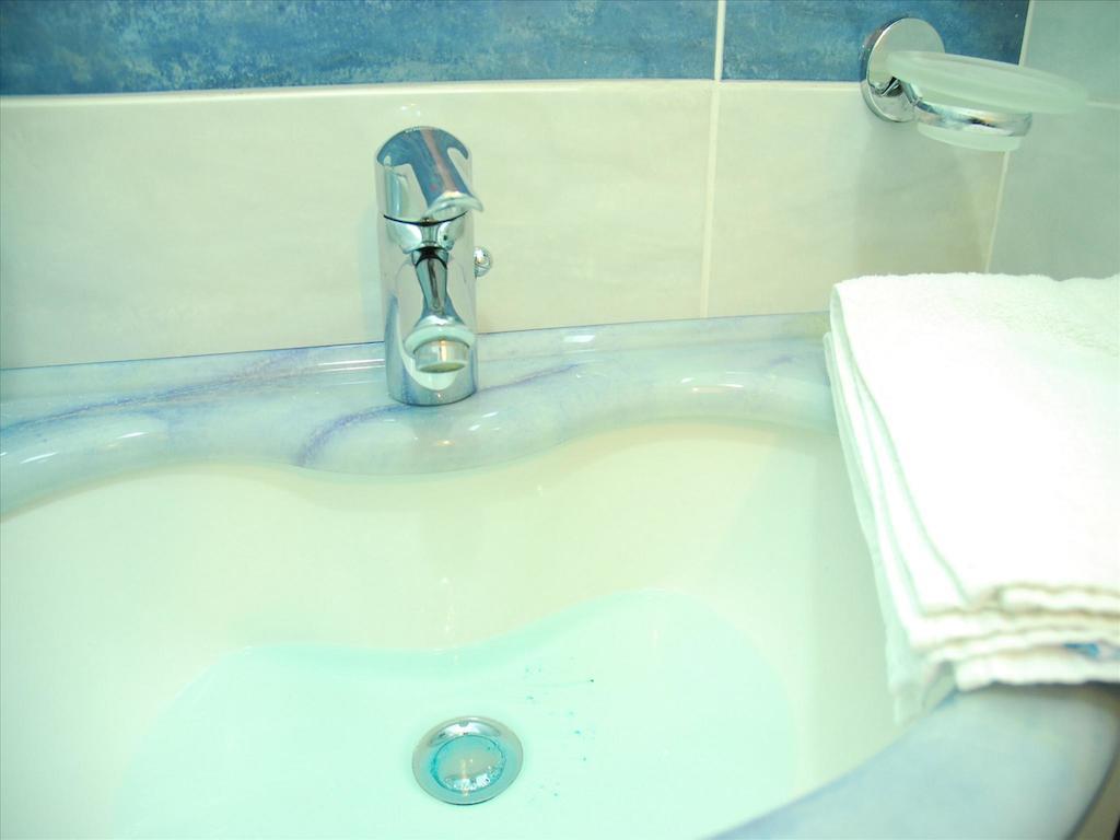 Hotel Veliero リミニ エクステリア 写真