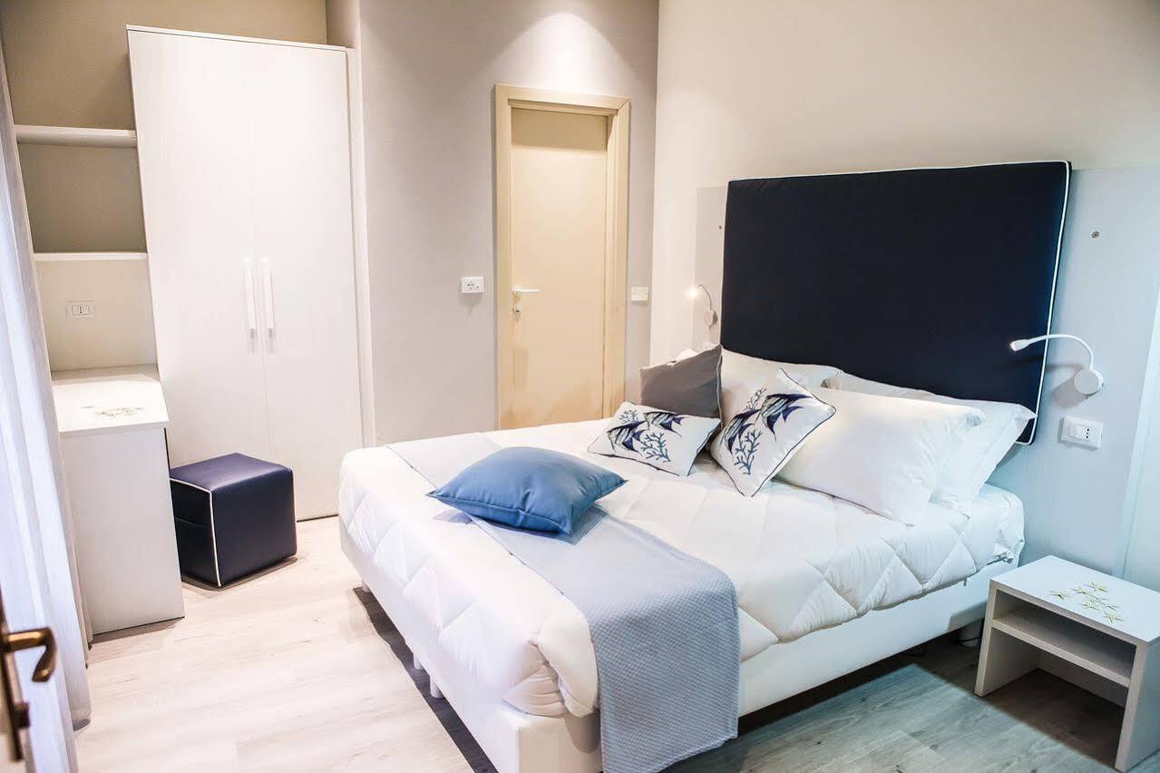 Hotel Veliero リミニ エクステリア 写真